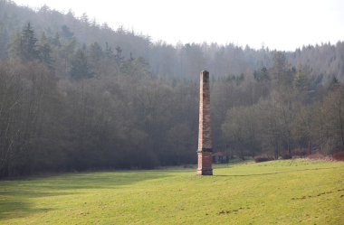 Freestone Obelisk Sommerschloss Blumenstein