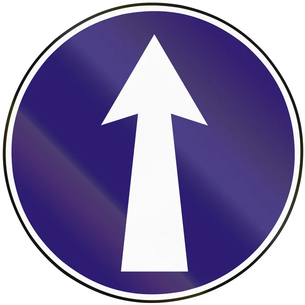 Panneau routier utilisé en Slovaquie - Direction obligatoire droite — Photo