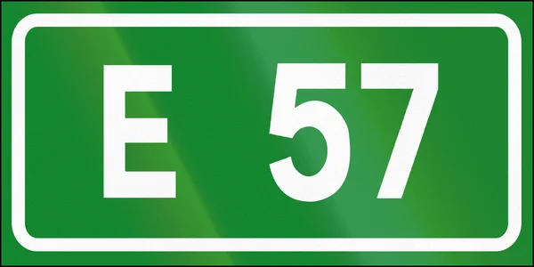 Straßenschild in Italien - Symbol der europäischen Straße 57 — Stockfoto