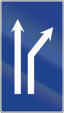 İspanya - çatal sağ bölünmüş üzerine kullanılan yol işareti