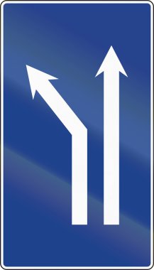 İspanya - çatal sol bölünmüş üzerine kullanılan yol işareti