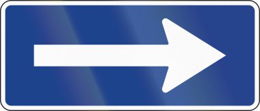 İspanya - tek yönlü kullanılan yol işareti