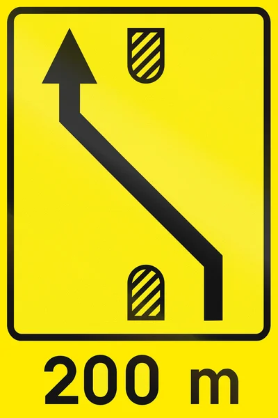 Словенский дорожный знак - Управление дорожными полосами . — стоковое фото