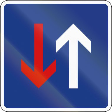 Slovence yasal yol işaret - gelecek trafik üzerinden öncelik.