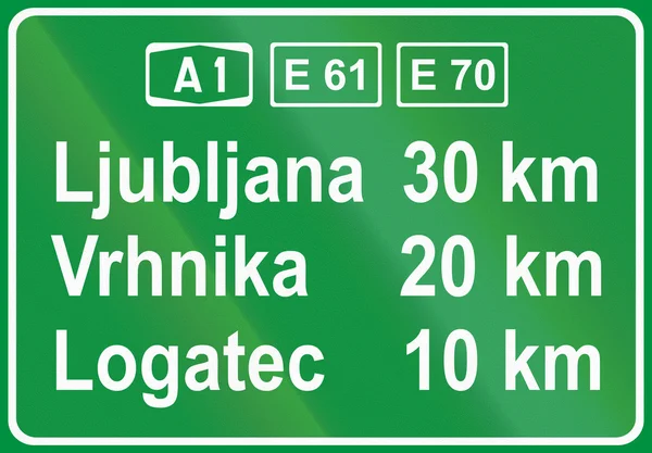Словенский дорожный знак - знак расстояния автомагистрали — стоковое фото