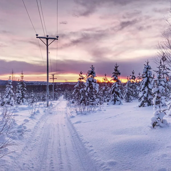 Tor Skuterów Linia Energetyczna Odległym Miejscu Laponii — Zdjęcie stockowe
