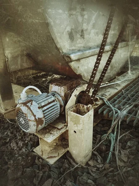 古い産業用電気モータのグランジーショット — ストック写真