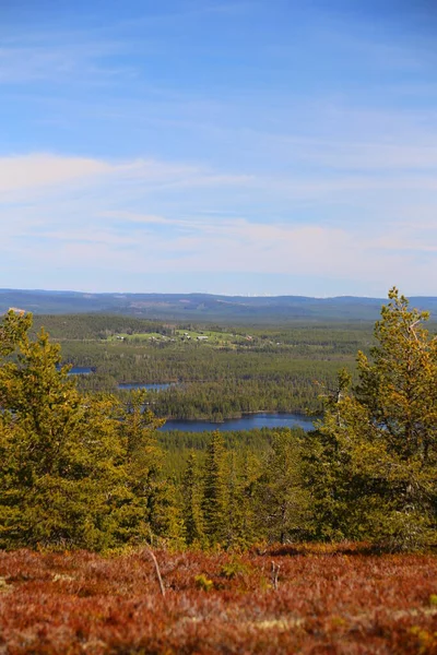 Lagos Panorâmicos Casas Vistas Montanha Sueca Stor Sandberget — Fotografia de Stock