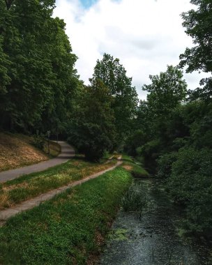 Greifswald, Almanya 'da yol ve hendek.