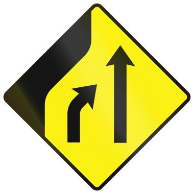 Uyarı işareti İrlanda 'da kullanıldı - Sol şerit birleşti.