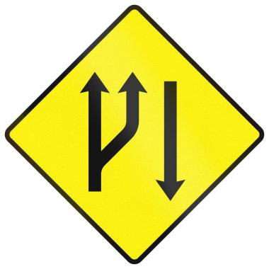 İrlanda 'da Uyarı Yol İşareti - Çift taşıma yolu ve bir karşı şerit.