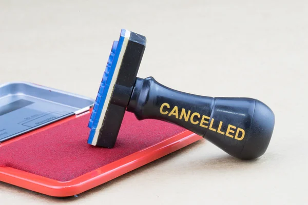 Kırmızı mürekkeple damga iptal