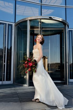 güzel bir gelin buketi ile