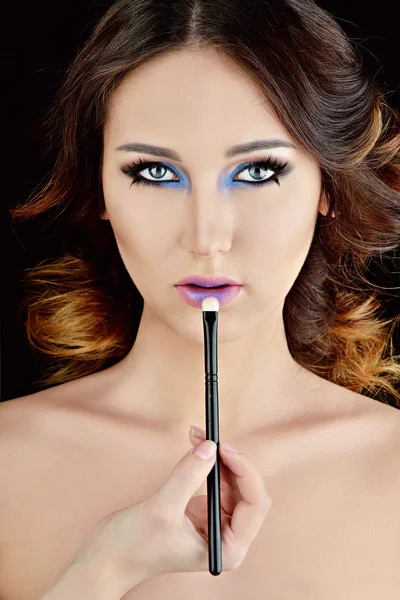 Sexy Mode Mädchen mit hellem Make-up — Stockfoto