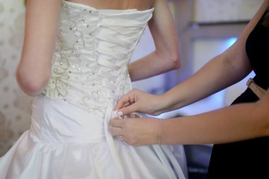 Nedime bağlama beyaz gelinlik