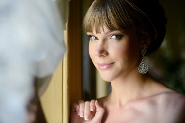 Makyaj ve saç modeli ile güzel gelin