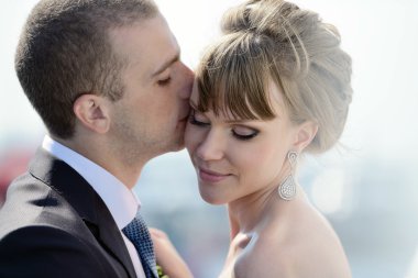 Yatta sarılma Düğün çifti