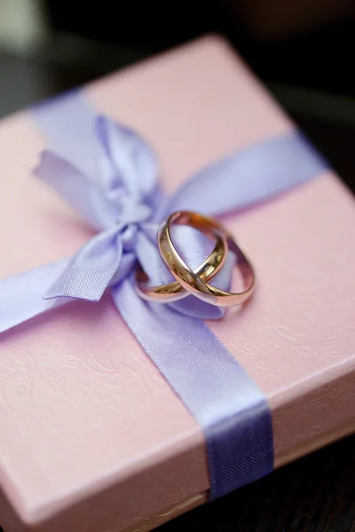 Hermosos anillos de boda — Foto de Stock