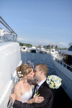 Yatta sarılma Düğün çifti