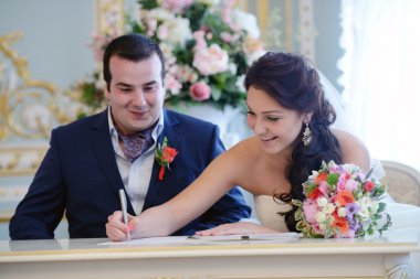 Gelin ve damat evlilik kaydetme