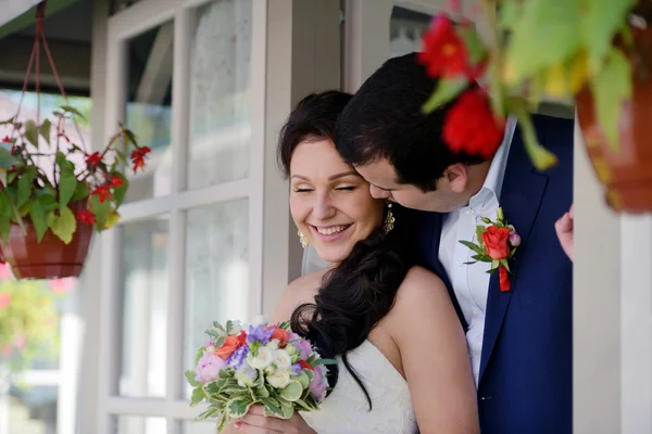 Casal feliz bonito do casamento — Fotografia de Stock