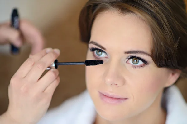 Maquillage de mariage pour belle mariée — Photo