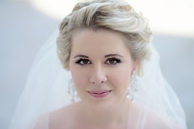 güzel sarışın gelin