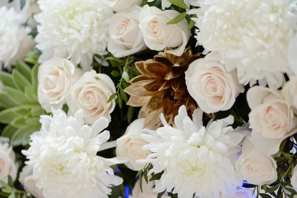 Florale decoratie voor viering — Stockfoto