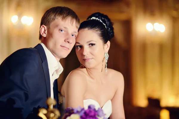 Hermosa pareja de boda — Foto de Stock