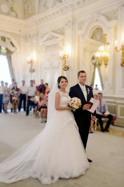 Gelin ve damat evlilik kaydetme