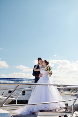 Yatta sarılma Düğün çifti