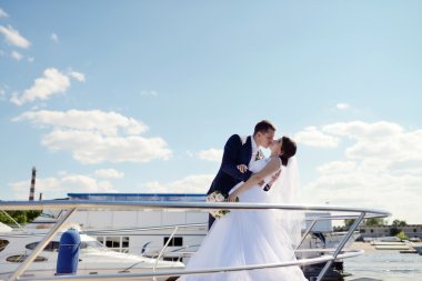 Yatta sarılma Düğün çifti