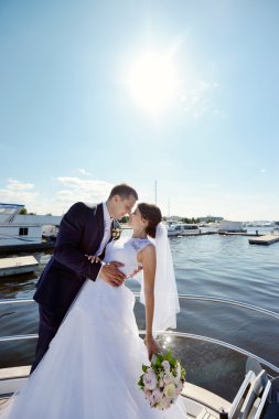 Yatta sarılma Düğün çifti