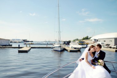 Yatta sarılma Düğün çifti