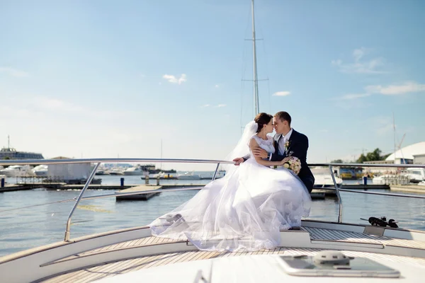 Yatta sarılma Düğün çifti