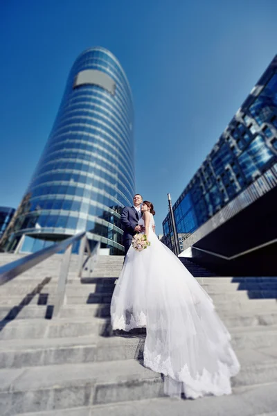 Beautiful wedding couple hugging — Stock Photo, Image