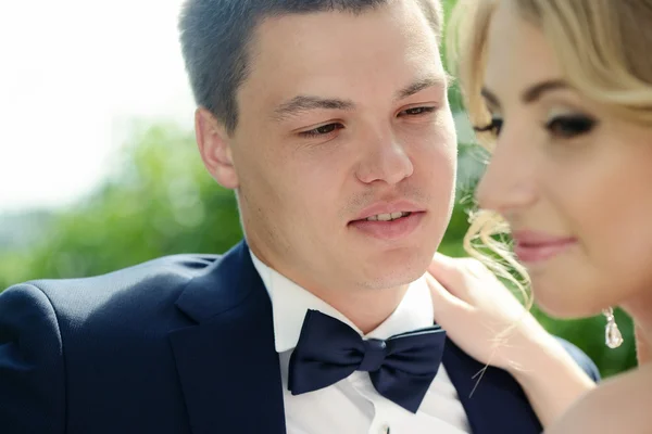 Beautiful wedding couple hugging — Stock Photo, Image