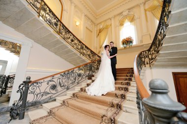 Güzel düğün çifti zarif iç