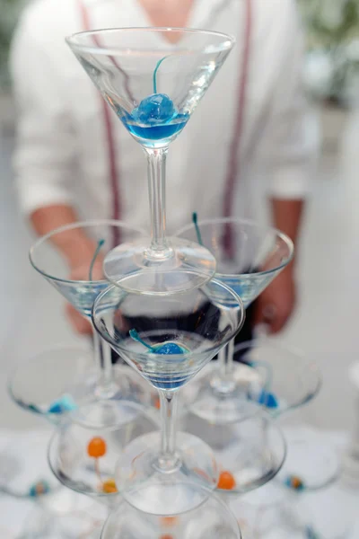 Glazen voor alcohol met bessen — Stockfoto