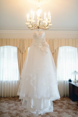 Güzel beyaz gelinlik