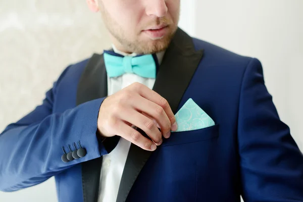 Groom wearing suit — Stock Photo, Image