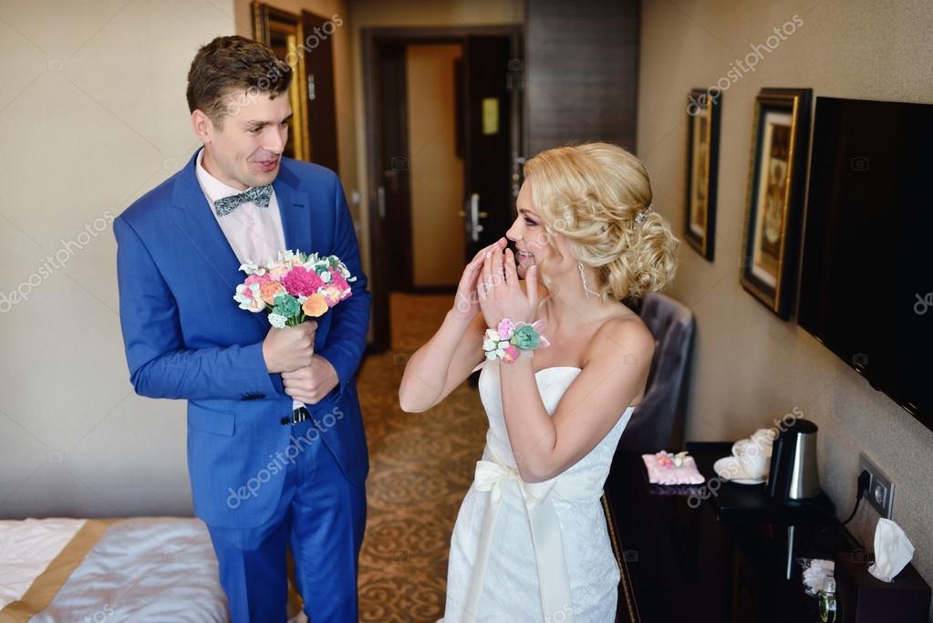 Сколько сейчас стоит свадьба. Сколько стоит средняя свадьба. Свадьба в россии. Расходы в среднем на свадьбу. Сколько сейчас стоит свадьба.