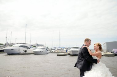 Yatta sarılma Düğün çifti