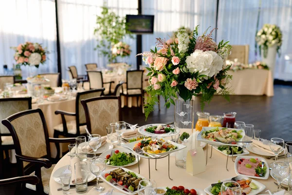 Hermoso restaurante de bodas para el matrimonio — Foto de Stock