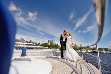 Yatta sarılma Düğün çifti