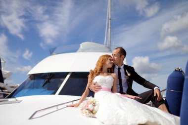 Yatta sarılma Düğün çifti