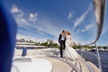 Yatta sarılma Düğün çifti