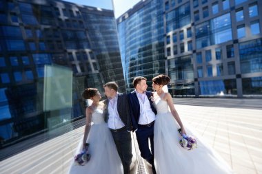 Güzellik gelinle damat