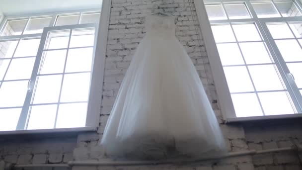 Biała suknia ślubna — Wideo stockowe