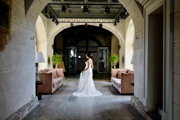 Sposa in abito da sposa — Foto Stock